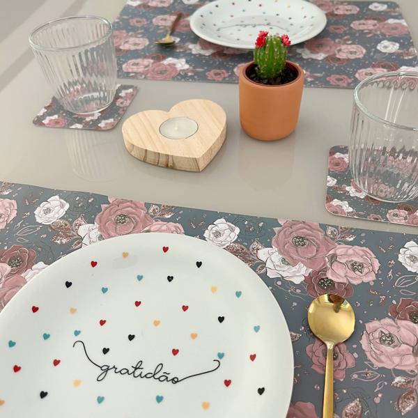 Kit Jogo Americano Com Porta Copos Mesa Posta Cozinha 20 Pçs Mod Rosas - Universal Vendas Imagem de Kit Jogo Americano Com Porta Copos Mesa Posta Cozinha 20 Pçs Mod Rosas