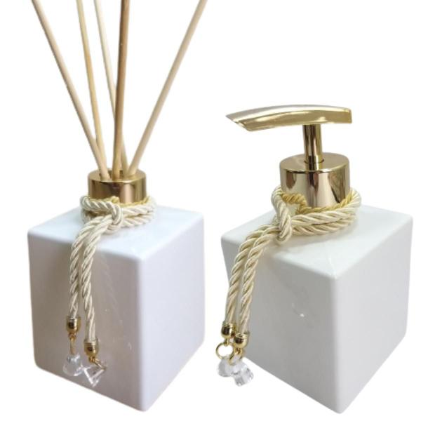 Kit Lavabo Difusor Porta Sabonete Bandeja Espelhada Organizadores Bancada Banheiro-Jogo Banheiro-Branco e Dourado - Luiggi Presentes Imagem de Kit Lavabo Difusor Porta Sabonete Bandeja Espelhada Organizadores Bancada Banheiro-Jogo Banheiro-Branco e Dourado