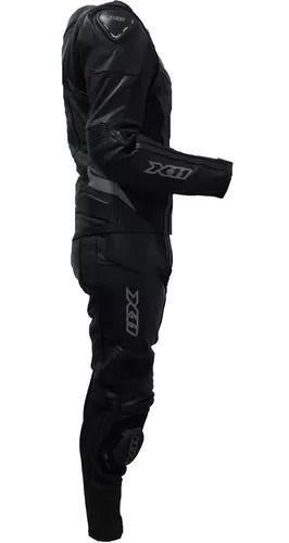 Kit Macacão Couro X11 Speed 2 + Bota X11 + Luva X11 + Toca Imagem de Kit Macacão Couro X11 Speed 2 + Bota X11 + Luva X11 + Toca