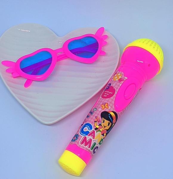 Imagem de Kit Microfone Infantil Feminino Brinquedo Musical com Luz e Som para Crianças Princesas + Óculos de Sol Coração Rosa