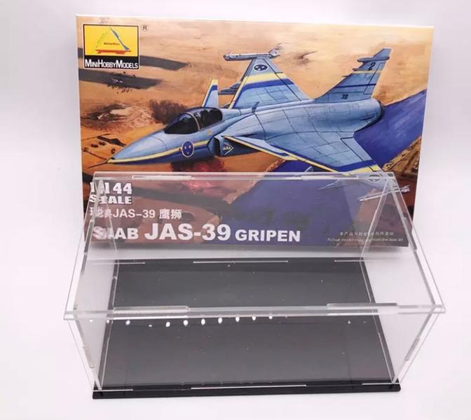 Imagem de Kit para montagem Conjunto miniatura de Avião SAAB JAS-39 GRIPEN e protetor de acrílico.