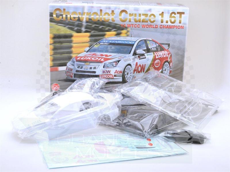 Imagem de Kit para montar 1/24 - chevrolet cruze 1.6t - '13 wtcc world champion - nunu model kit