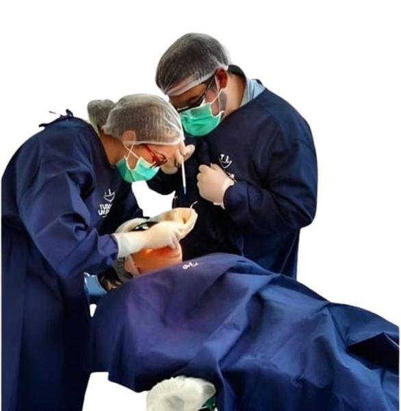 Imagem de Kit Paramentação D Cirurgia Odontologicas Tec. Brim Leve 100%  Sem Personalização Cor: Azul Marinho