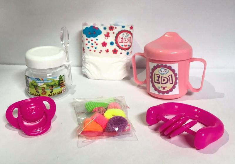 Imagem de Kit Passeio Acessórios para Boneca Fralda Chocalho Bolsa Infantil -001002-ED1 Brinquedos