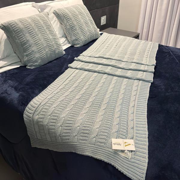 Kit Peseira de Tricot + 2 Capas de Almofada para Cama e Sofá Casal Padrão, Quenn e King Decoração FI - Atitude Imagem de Kit Peseira de Tricot + 2 Capas de Almofada para Cama e Sofá Casal Padrão, Quenn e King Decoração FI