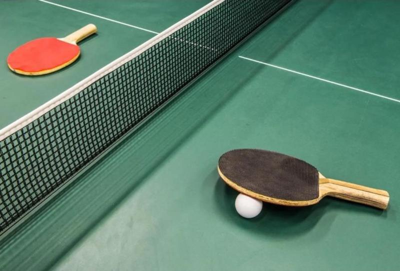 Imagem de Kit Ping Pong 2 Raquetes 3 Bolinhas Lisas Jogo Tênis De Mesa - Lifestyle