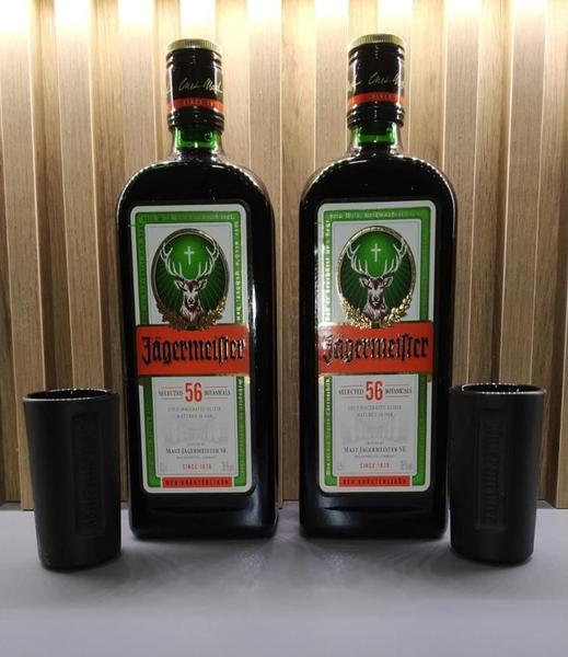 Imagem de Kit Presente Licor Jagermeister Pack 2un.500 Ml + 2 Shots