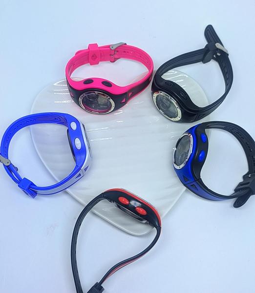 Imagem de Kit Relógio Infantil Digital Alarme Luz Led Esporte Watch Menino/Menina + Óculos de Sol Quadrado Flexível para Crianças