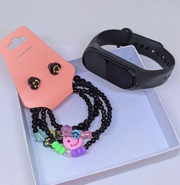 Imagem de Kit Relógio Infantil Digital Bracelete Prova Agua + Conjunto Pulseiras Infantis Miçangas Coloridas e Brincos Meninas