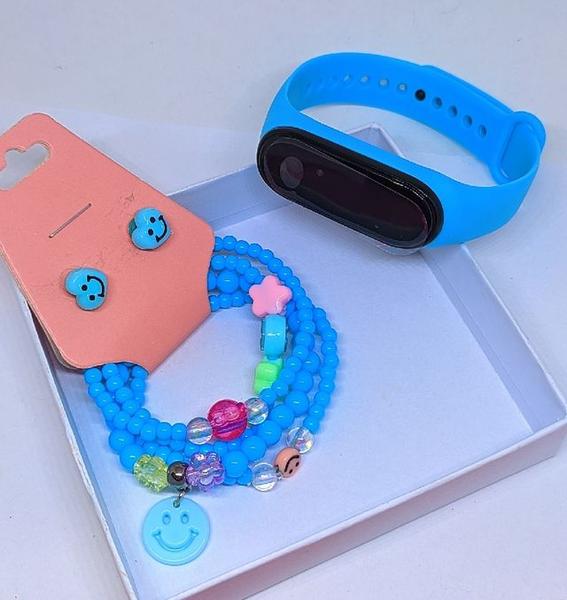 Imagem de Kit Relógio Infantil Digital Bracelete Prova Agua + Conjunto Pulseiras Infantis Miçangas Coloridas e Brincos Meninas