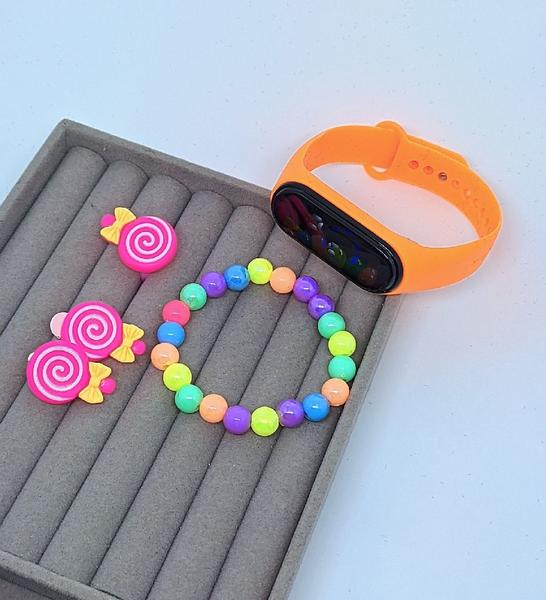 Imagem de Kit Relógio Infantil Digital Led Prova água Bacelete Silicone Crianças Menina + Pulseira Brincos Anel Miçangas Coloridas