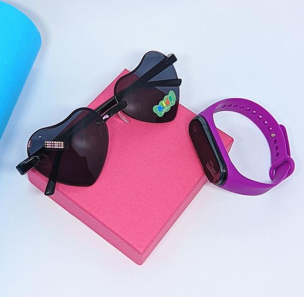 Imagem de Kit Relógio Infantil Led Bracelete Silicone Ajustável Esporte + Óculos de sol Coração Flexível Luxo Verão 2024 Tendência