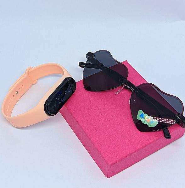 Imagem de Kit Relógio Infantil Led Bracelete Silicone Ajustável Esportivo + Óculos de sol Coração Flexível Luxo Moda Verão 2024