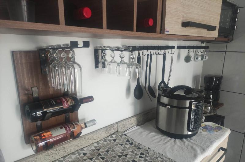 Imagem de Kit Suporte para garrafas de dois Vinhos e Taça