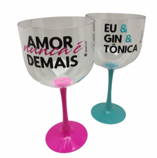 Kit Taça Gin Amor Nunca e Demais e Eu & Gin & Tônica - Brasfoot Imagem de Kit Taça Gin Amor Nunca e Demais e Eu & Gin & Tônica - Brasfoot
