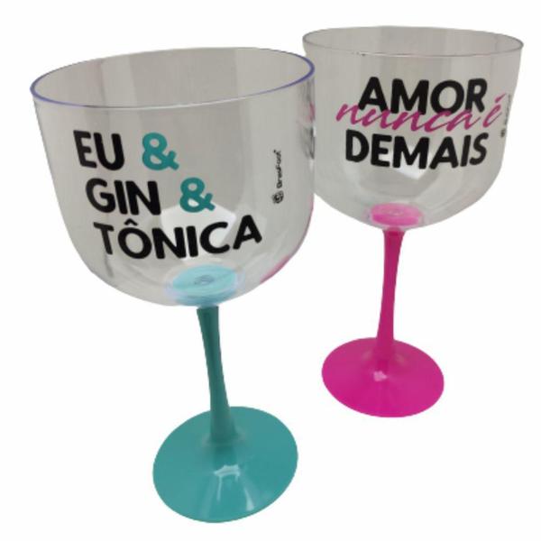 Kit Taça Gin Amor Nunca e Demais e Eu & Gin & Tônica - Brasfoot Imagem de Kit Taça Gin Amor Nunca e Demais e Eu & Gin & Tônica - Brasfoot
