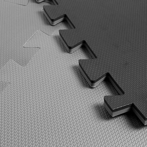 Kit Tapete Tatame EVA 4 unidades 100x100x3cm 30mm Dupla Face Cinza e Preto - Eva Sola Imagem de Kit Tapete Tatame EVA 4 unidades 100x100x3cm 30mm Dupla Face Cinza e Preto