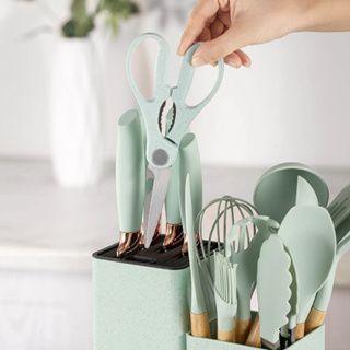 Imagem de Kit Utensílios Silicone 19 Peças Cozinha Faca Tábua Colher Concha Espátula Tesoura Pegador Madeira