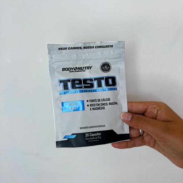 Imagem de Kit Whey Pro 900g + Testo Refil 30 Cápsulas  Proteínas de Alta Qualidade e Minerais Essenciais para Potencializar Seus Ganhos + Coqueteleira 600ml