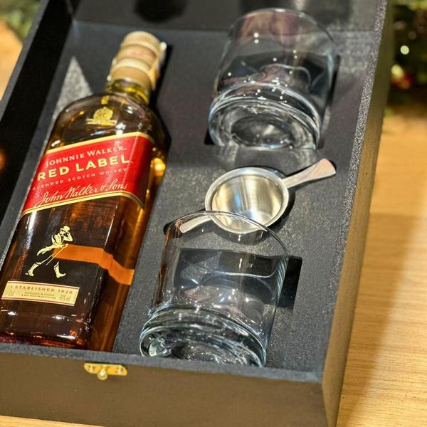 Imagem de Kit Whisky Johnnie Walker Red Label 750ml Presente + Copos