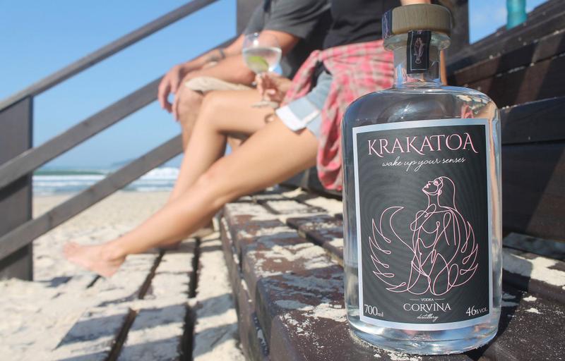 Imagem de krakatoa vodka premium 700ml garrafa