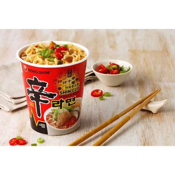 Imagem de Lamen coreano shin ramyun picante carne e legumes copo 68g