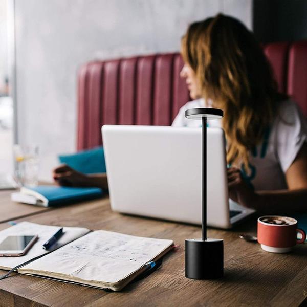 Imagem de Lâmpada de mesa inteligente LED de 6 W com três velocidades 