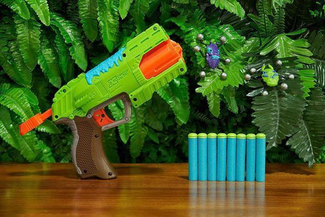 Lançador X-Shot Bug Attack 2x Rapid Fire 96 Dardos Candide Imagem de Lançador X-Shot Bug Attack 2x Rapid Fire 96 Dardos Candide