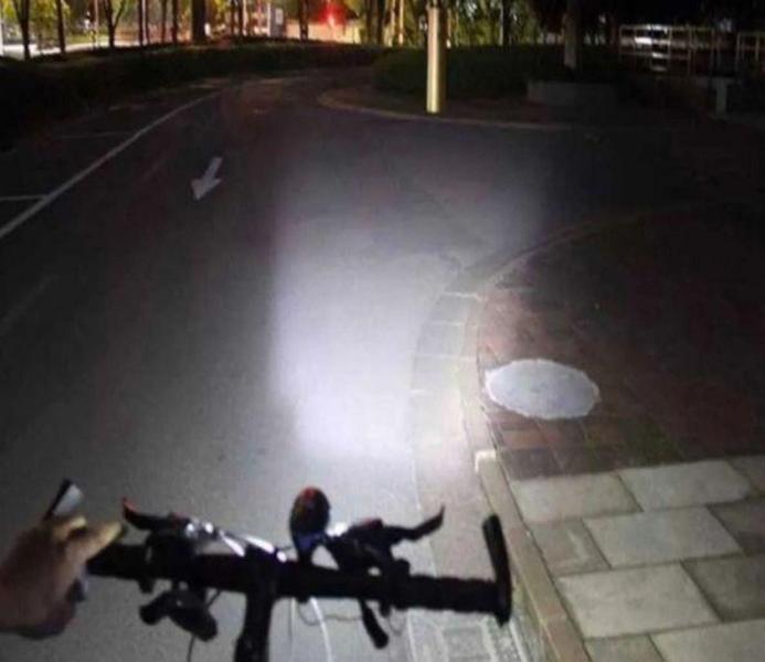 Imagem de Lanterna Farol Led Bike C/ Buzina 140db Recarregável Usb - CL