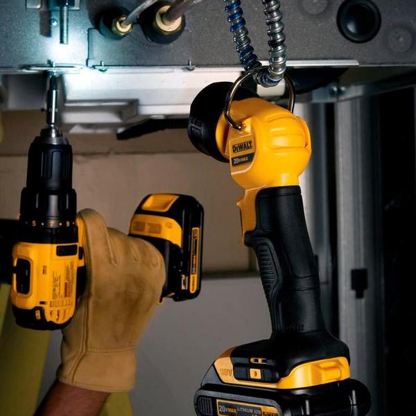 Imagem de Lanterna Led à Bateria Compacta 20V MAX sem Bateria DCL040 DEWALT