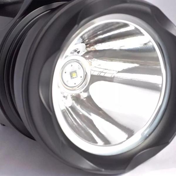 Lanterna Led Holofóte Recarregável 30W T6 Alta Potência - B-max Imagem de Lanterna Led Holofóte Recarregável 30W T6 Alta Potência
