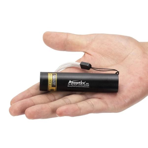 Lanterna UV Recarregável 3W 365nm - Detector de Urina de Animais de Estimação Imagem de Lanterna UV Recarregável 3W 365nm - Detector de Urina de Animais de Estimação