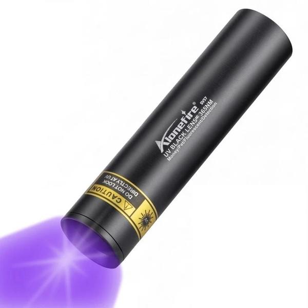 Lanterna UV Recarregável 3W 365nm - Detector de Urina de Animais de Estimação Imagem de Lanterna UV Recarregável 3W 365nm - Detector de Urina de Animais de Estimação