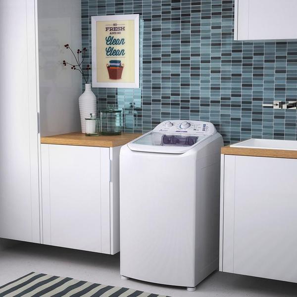 Imagem de Lavadora de Roupas Electrolux Turbo LAC09 com AutoClean Branco 127V