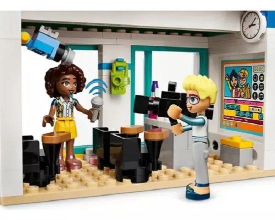 Imagem de Lego 41731 Friends - Escola Internacional De Heartlake  985 peças