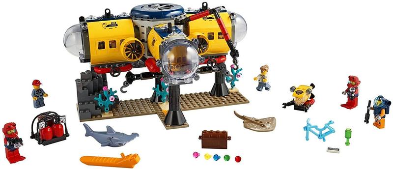 Imagem de LEGO Base Exploração Oceano Cidade - Submarino, Cientista, Tubarões - 497 peças