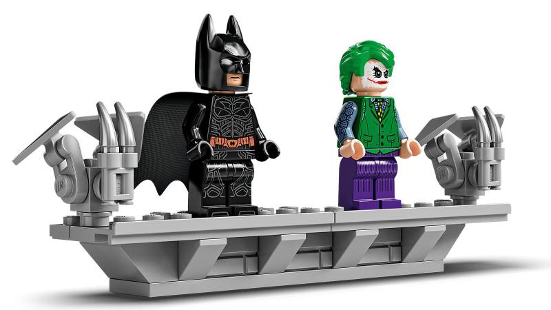 Imagem de LEGO Batman - Batmóvel Tumbler - 2049 Peças - 76240