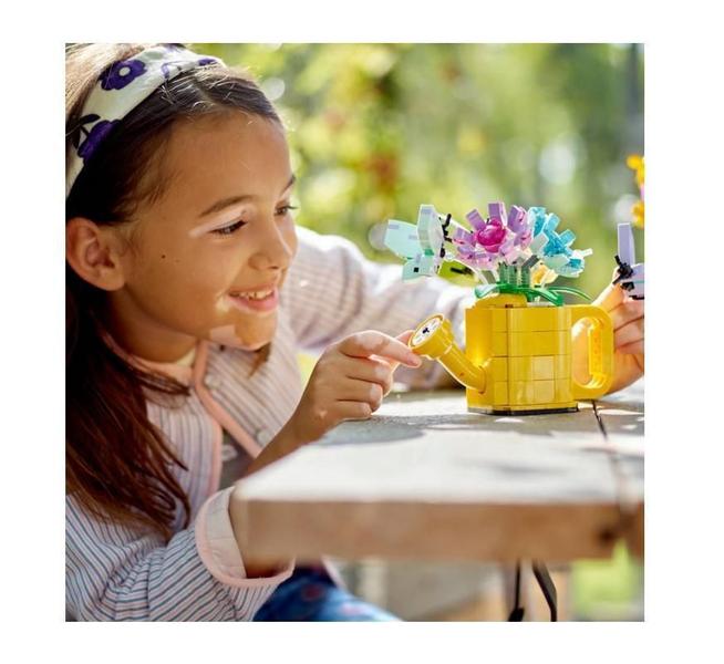 Lego Creator 3 Em 1 Regador Com Flores - 31149 Imagem de Lego Creator 3 Em 1 Regador Com Flores - 31149