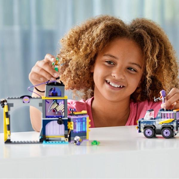 Imagem de LEGO DC Super Hero Girls Batgirl Secret Bunker 41237 Construir