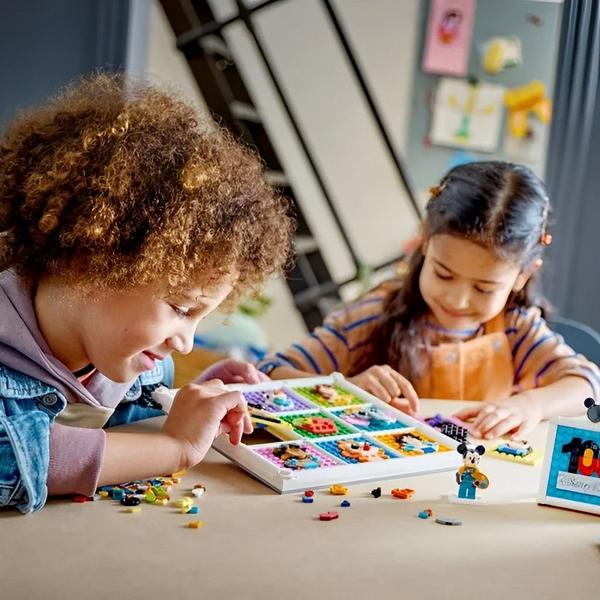 LEGO Disney 100 Anos Ícones Das Animações Da Disney 43221 Lego Imagem de LEGO Disney 100 Anos Ícones Das Animações Da Disney 43221 Lego