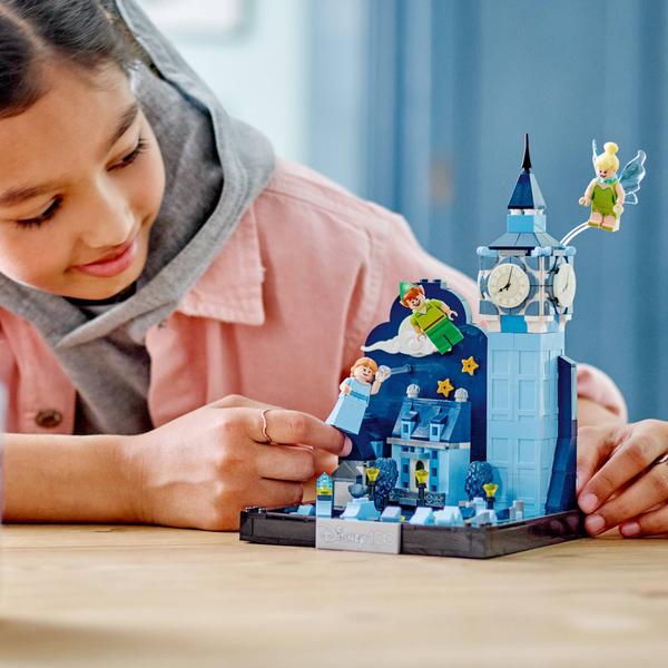 Imagem de LEGO Disney - O voo de Peter Pan e Wendy sobre Londres