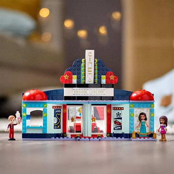 Imagem de LEGO Friends Heartlake City Movie Theater 41448 Kit de construção Grande presente de aniversário para crianças que amam filmes, novo 2021 (451 peças)