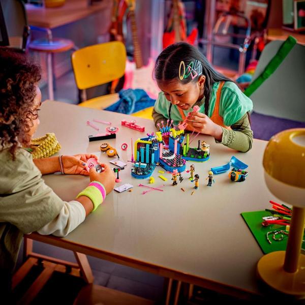 LEGO Friends Programa de Talentos Musicais de Heartlake City Brinquedo 42616 Imagem de LEGO Friends Programa de Talentos Musicais de Heartlake City Brinquedo 42616