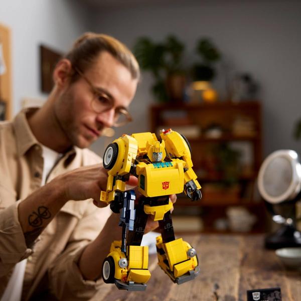 LEGO Icons - Bumblebee Imagem de LEGO Icons - Bumblebee