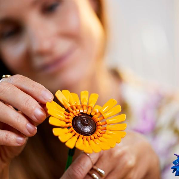 LEGO Icons - Buquê de Flores Silvestres Imagem de LEGO Icons - Buquê de Flores Silvestres