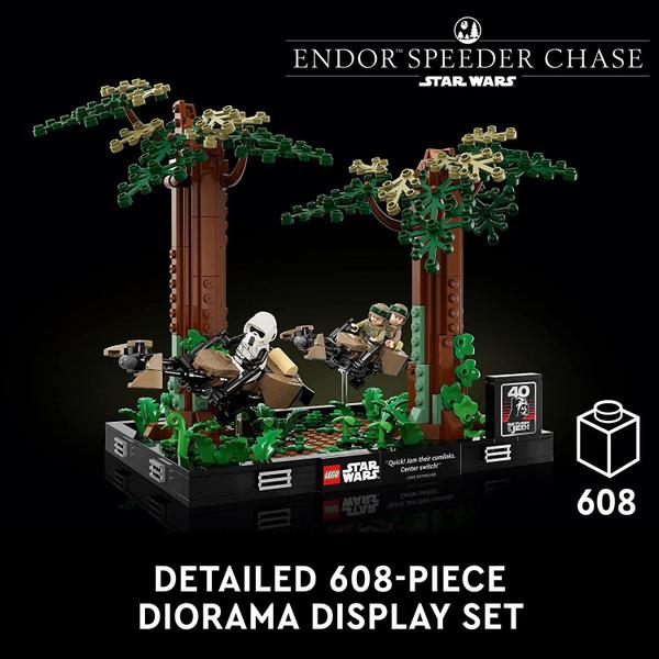 Imagem de LEGO Star Wars - Diorama da Perseguição de Speeder em Endor 75353