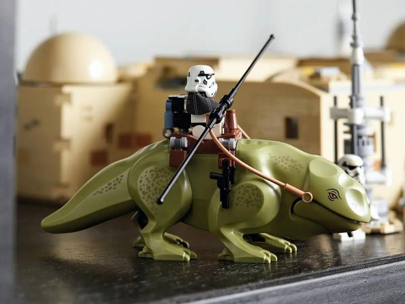 Imagem de LEGO Star Wars - Mos Eisley Cantina - 3187 Peças - 75290