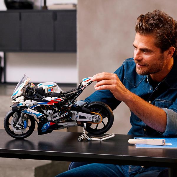 Imagem de LEGO Technic - BMW M 1000 RR