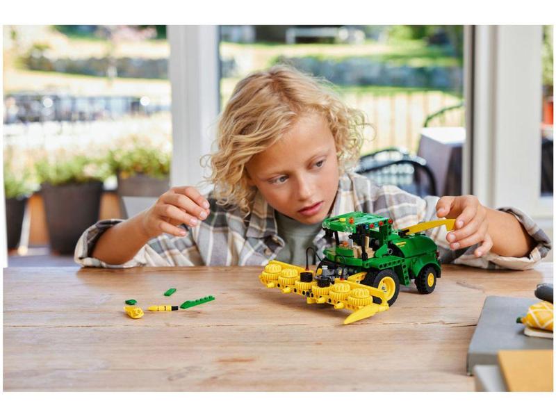 Imagem de LEGO Technic John Deere 9700 Forage Harvester - 42168 559 Peças