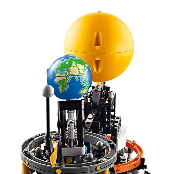 Imagem de LEGO Technic - Planeta Terra e Lua em Órbita 526 Peças 42179